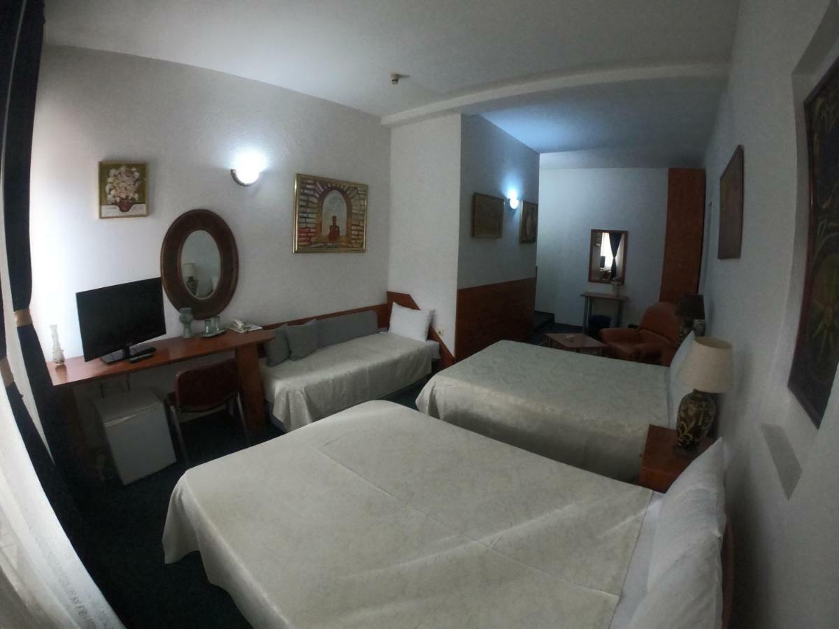 Hotel Vergina Skopje Exterior photo