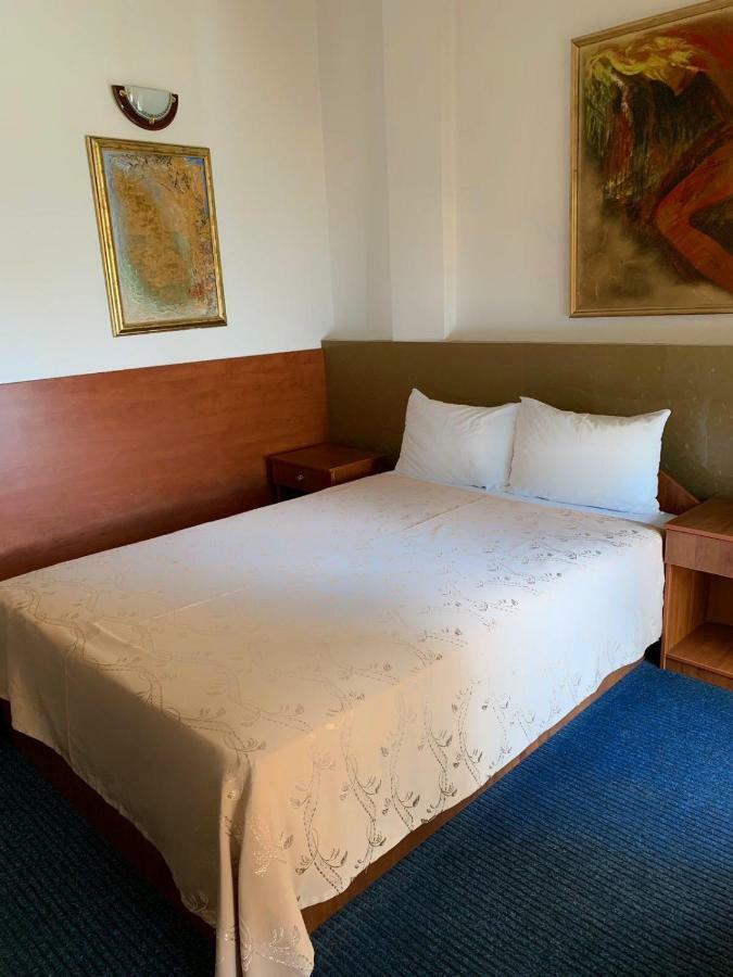 Hotel Vergina Skopje Exterior photo